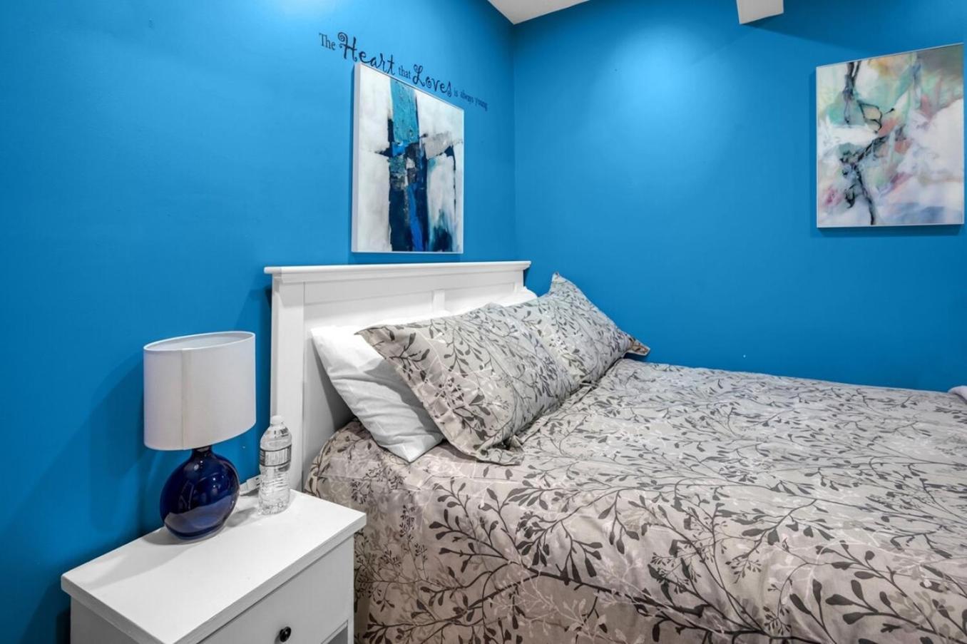 52-3 Bed Suite On Lake Central Ac By Airport Calgary Luaran gambar