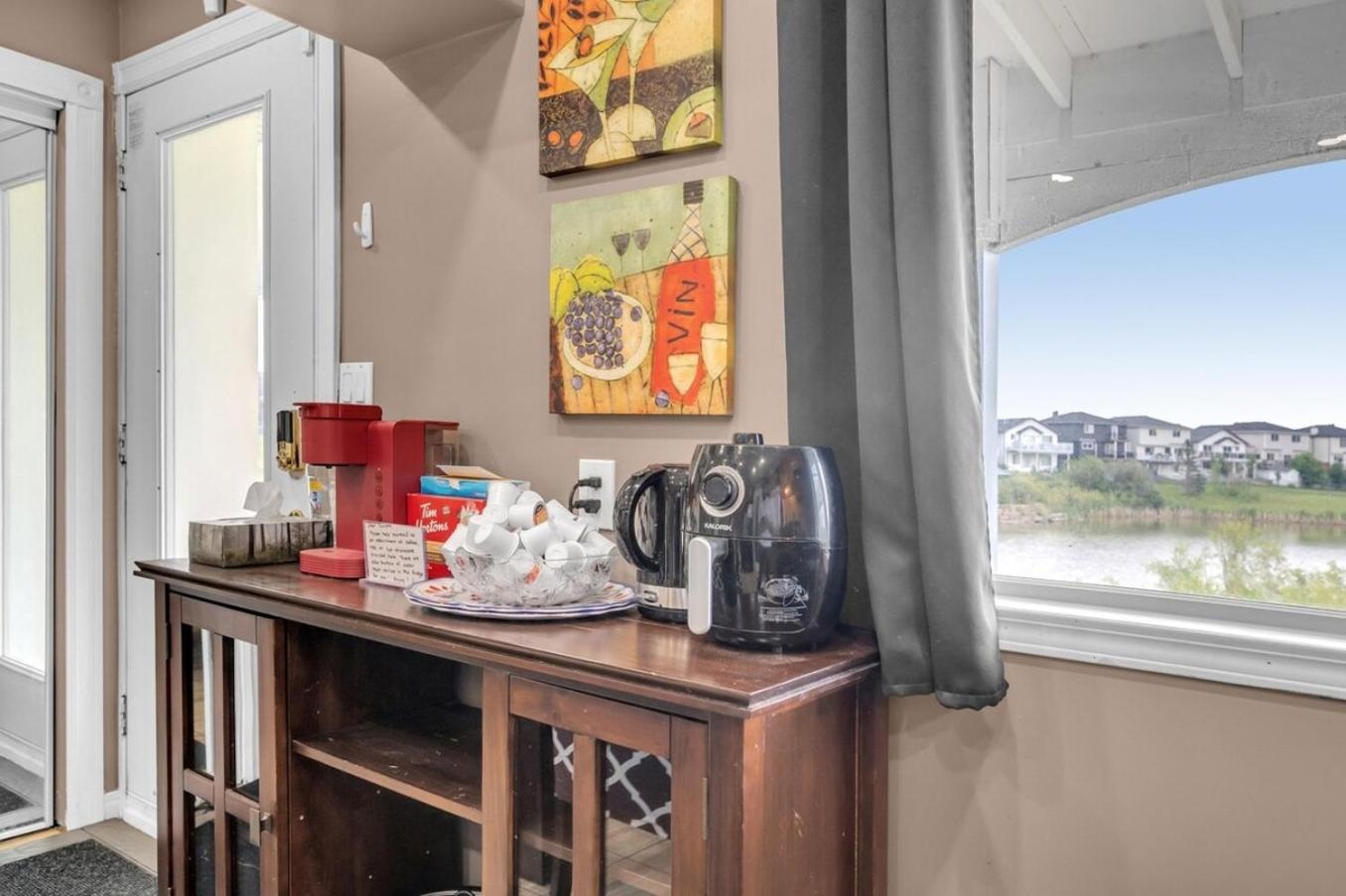 52-3 Bed Suite On Lake Central Ac By Airport Calgary Luaran gambar