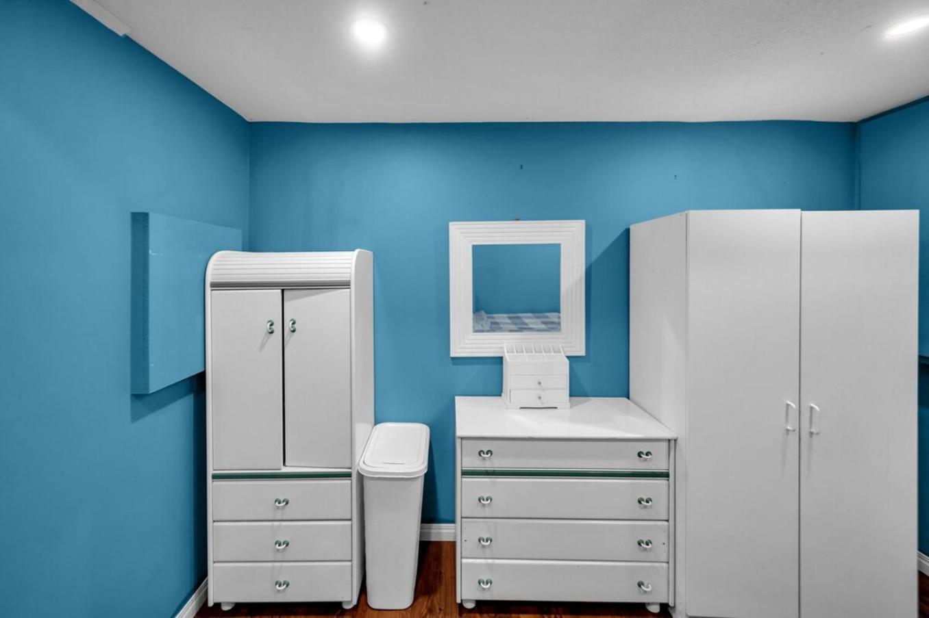 52-3 Bed Suite On Lake Central Ac By Airport Calgary Luaran gambar