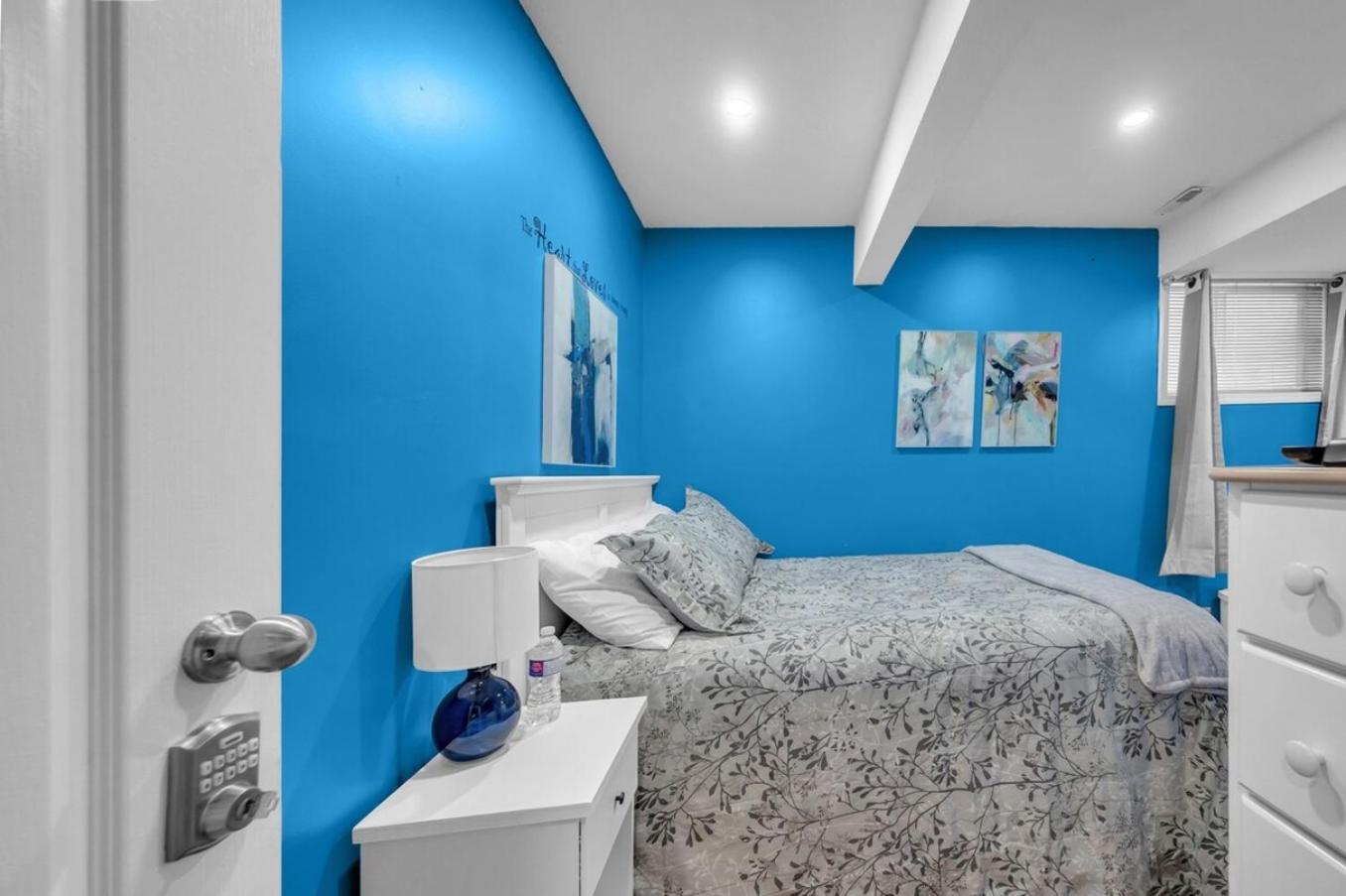 52-3 Bed Suite On Lake Central Ac By Airport Calgary Luaran gambar